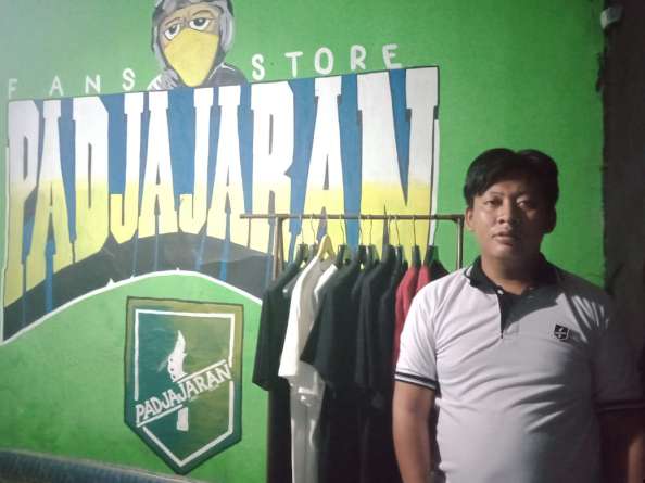 M.Faruq: Bantuan Dari Kepala Negara Kita Jadikan Modal Kerja Dan Berjualan Kaos Kembali