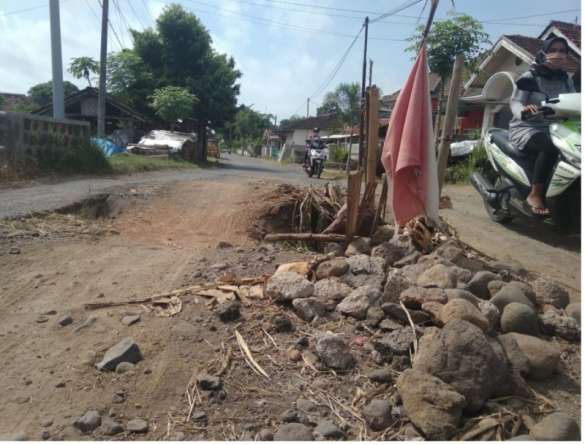 Terkait Bendera Simbol Negara Dijadikan Tanda Jalan Rusak, Ketua DPC KPK-N Banyuwangi Angkat Bicara