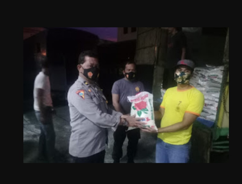 Kabaharkam Polri Bantu 4,4 Ton Beras untuk Warga Tebing Tinggi yang Terdampak Banjir