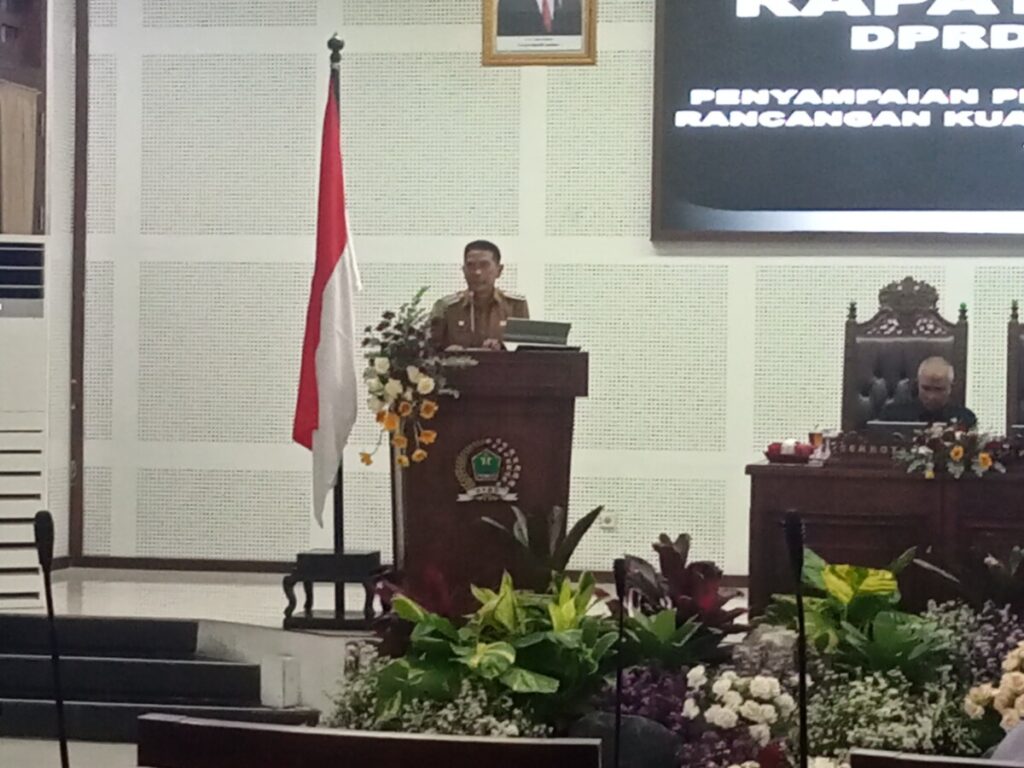 Dr. Ir. Wahyu Hidayat, MM, Paparkan RKUA-PPAS 2025 Didepan Anggota DPRD Kota Malang