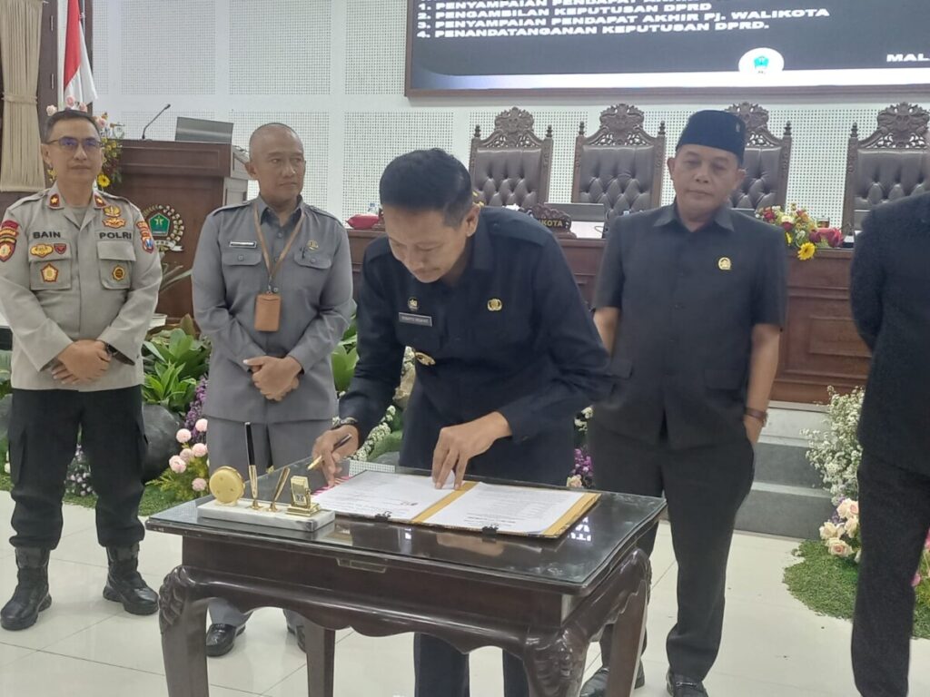 Rapat Paripurna DPRD Kota Malang, Pj Walikota Malang Sampaikan Pendapat Akhir Perubahan KUA-PPAS
